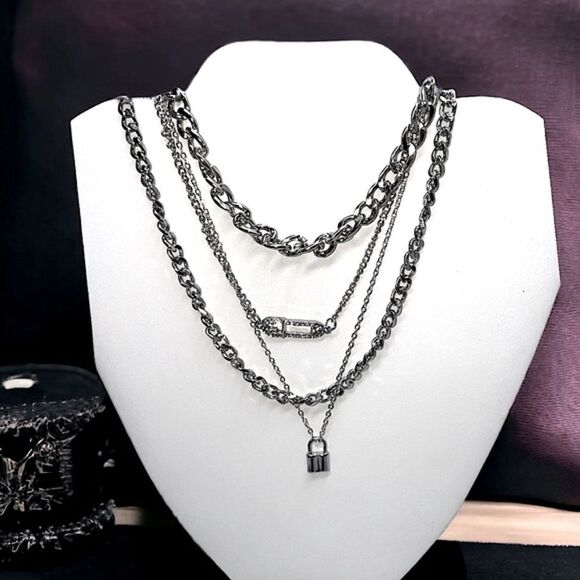 4 chains Layering Set l Rhinestone l Safety Pin l Lock l Newβl 16 Great Looks - Picture 4 of 16